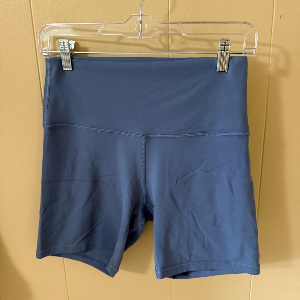 Size 10 Lululemon Align High-Rise Short 6”